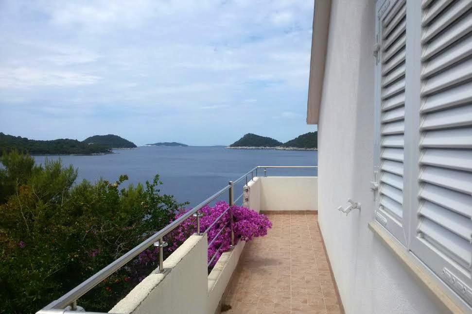 Apartments By The Sea Ubli, Lastovo - 8354 Uble Εξωτερικό φωτογραφία